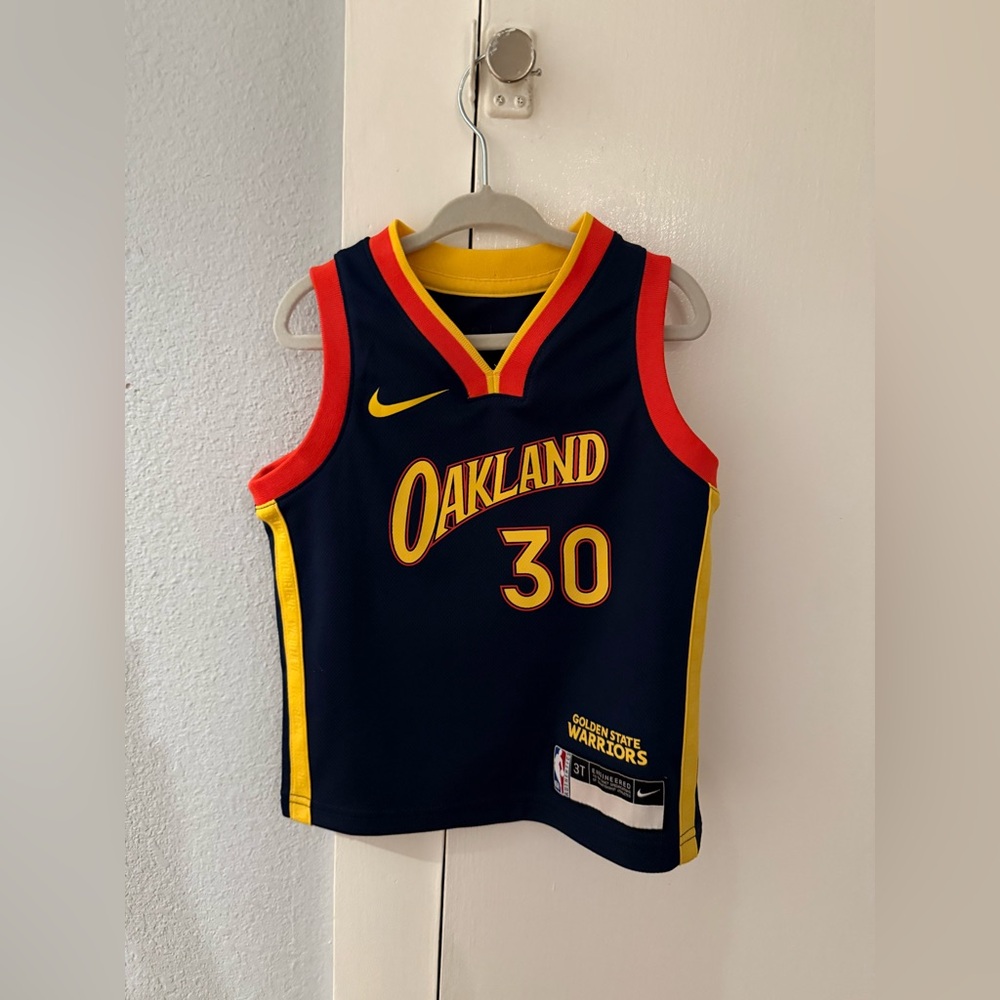 Nike kids Stephen Curry jersey. Size 3T